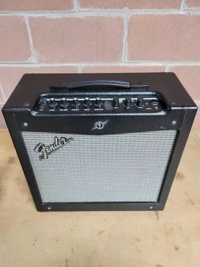 Fender V2 Mustang II